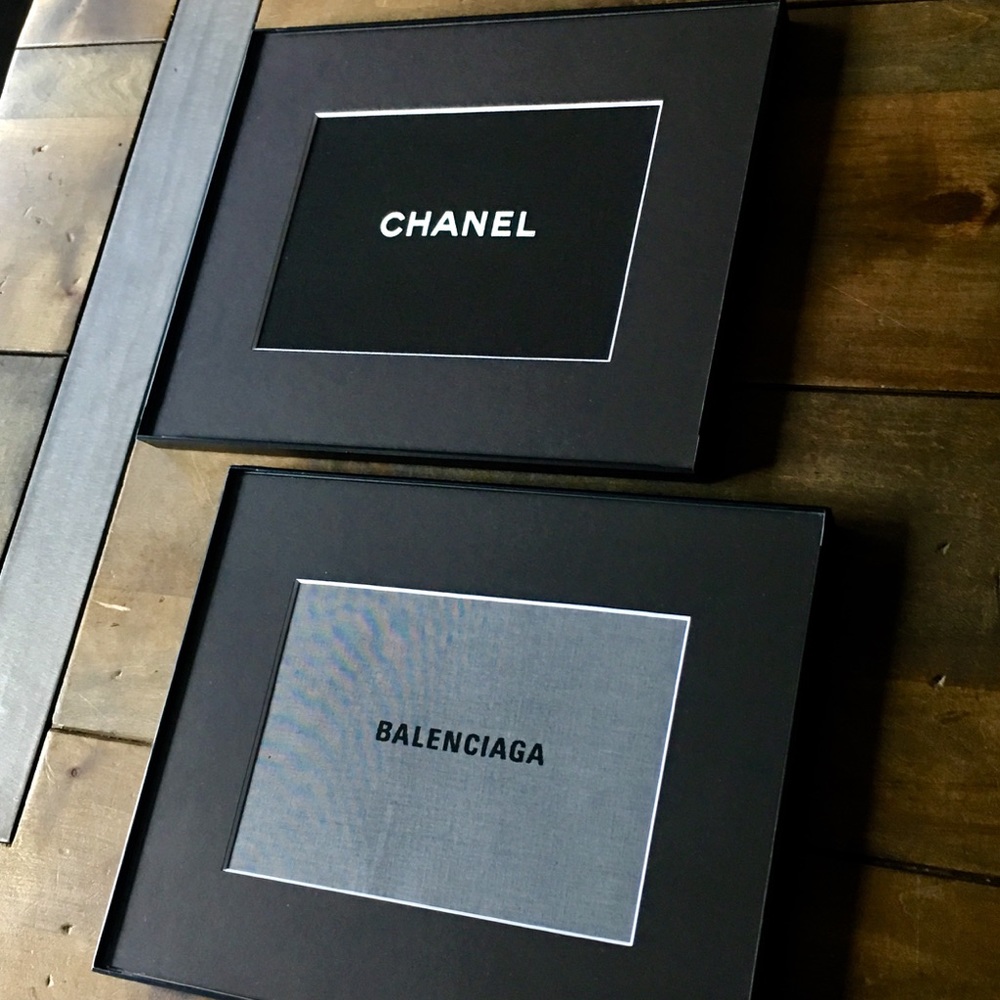 Chanel Dust Bag with free mat and frame - Picture 2 of 2